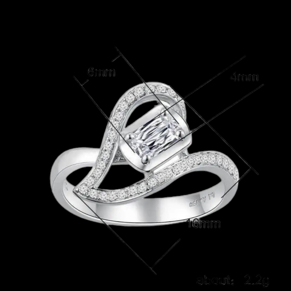 NEW Heart shape silver plated ring emerald cut Cubic zirconia size 10 - Picture 5 of 5